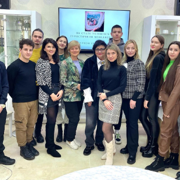ВПЛИВ МАСОВОГО ТУРИЗМУ НА ЕКОЛОГІЮ