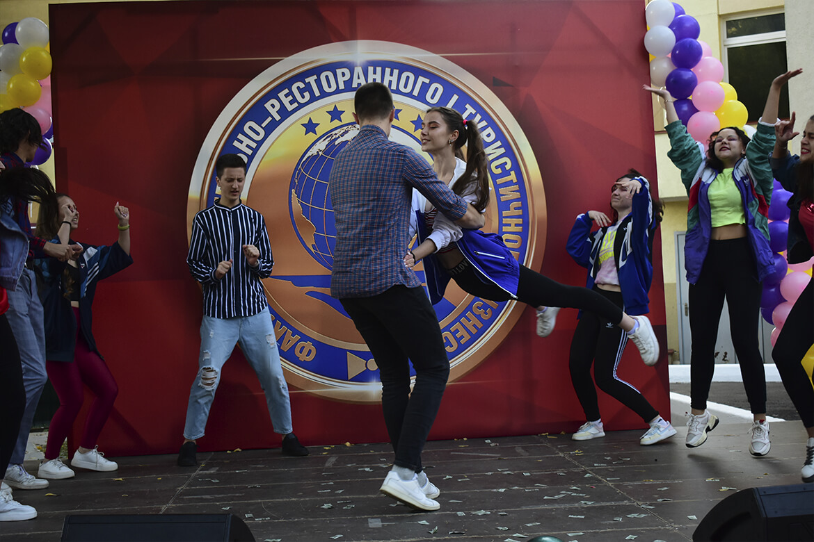 посвята студентів