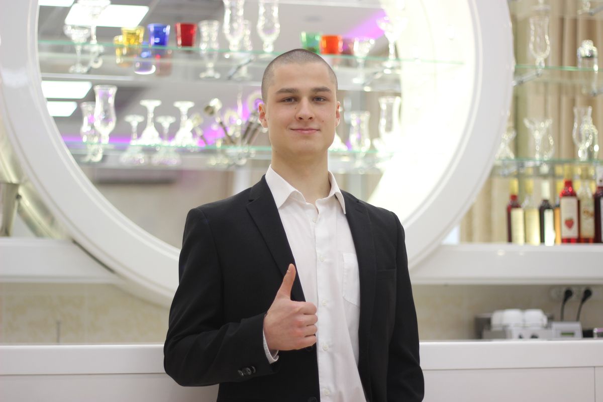 студент