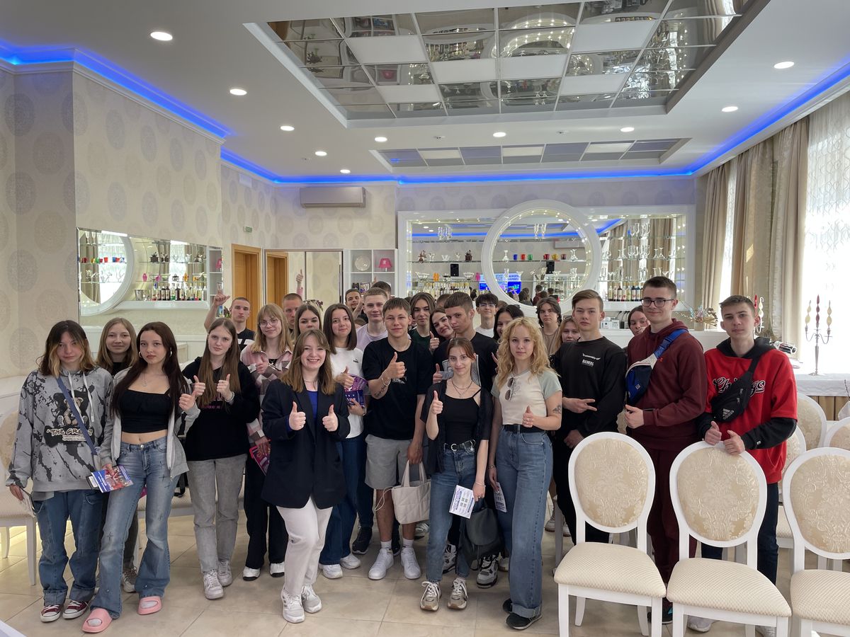 абітурієнти